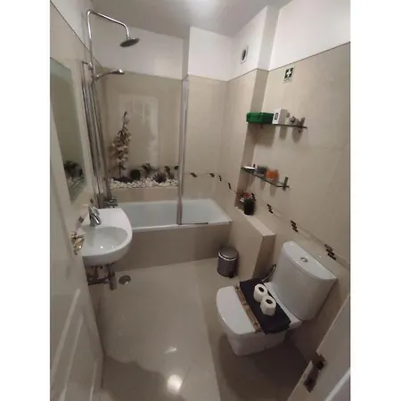 Large Contemporary With Three-bedroom * Lisbona