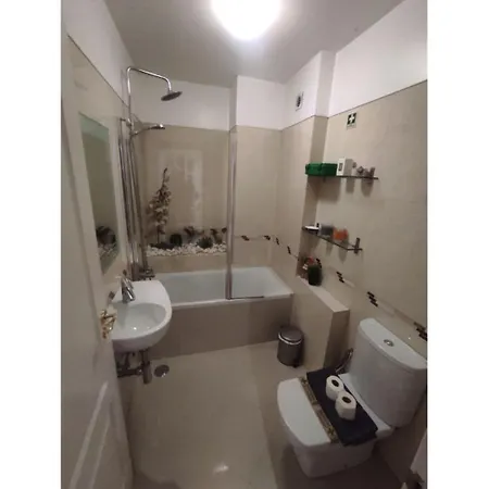 Large Contemporary With Three-bedroom * Lisbona