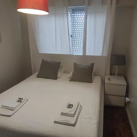 Large Contemporary With Three-bedroom