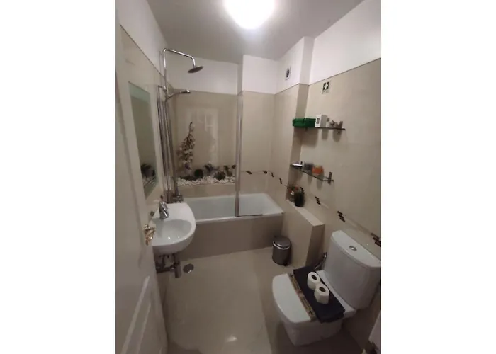 Large Contemporary With Three-bedroom * Lisboa