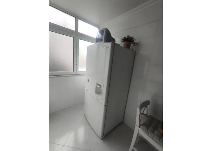 Large Contemporary With Three-bedroom Apartmán *