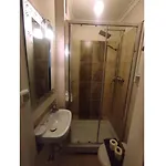 Apartman Large Contemporary With Three-bedroom
