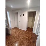 Apartman Large Contemporary With Three-bedroom *