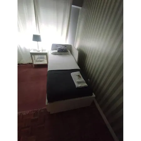 Apartman Large Contemporary With Three-bedroom